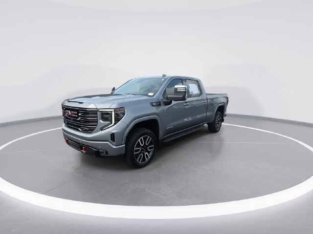 Used 2024 GMC Sierra 1500 AT4 w/ Technology Package AWD/4WD image 4