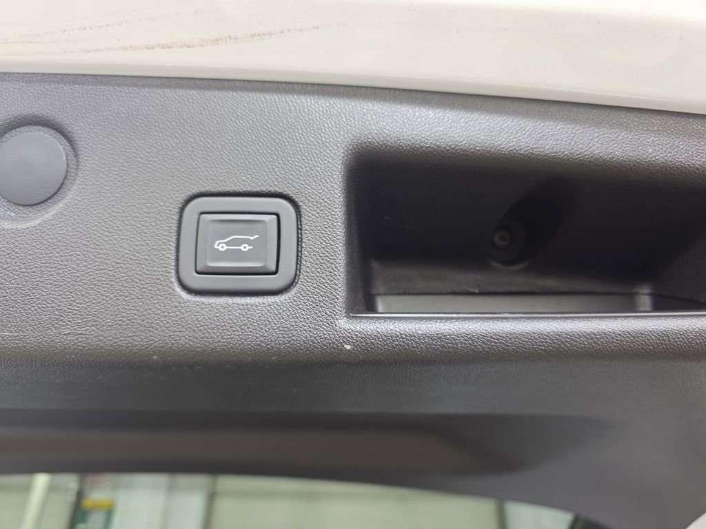 Used 2024 Chevrolet Equinox LT w/ LPO, Floor Liner Package image 13