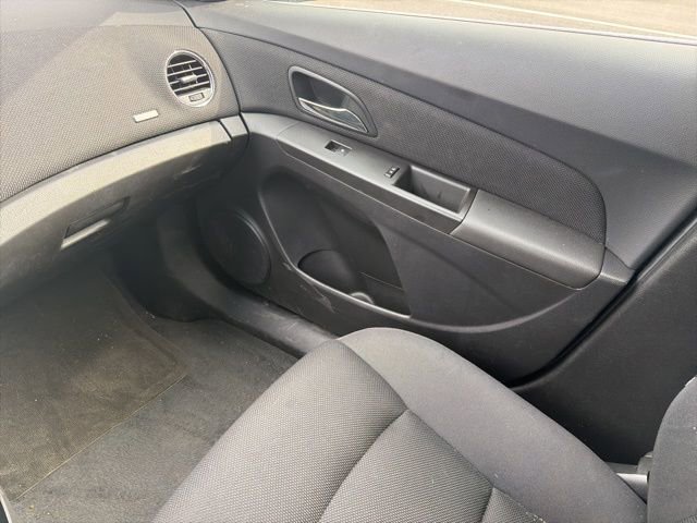 Used 2015 Chevrolet Cruze LT image 12