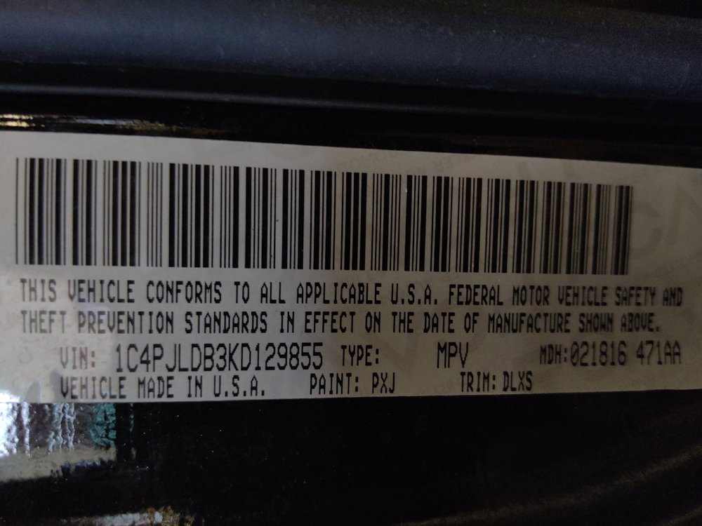 Used 2019 Jeep Cherokee Limited w/ Technology Group FWD image 33