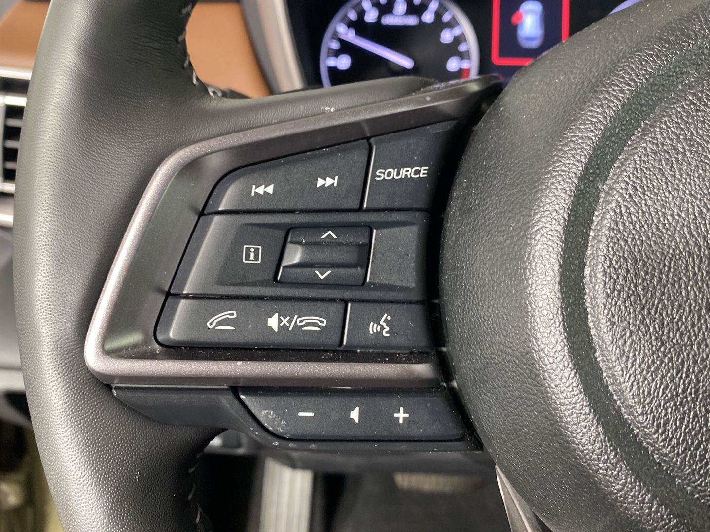 Used 2024 Subaru Outback Touring AWD/4WD image 25