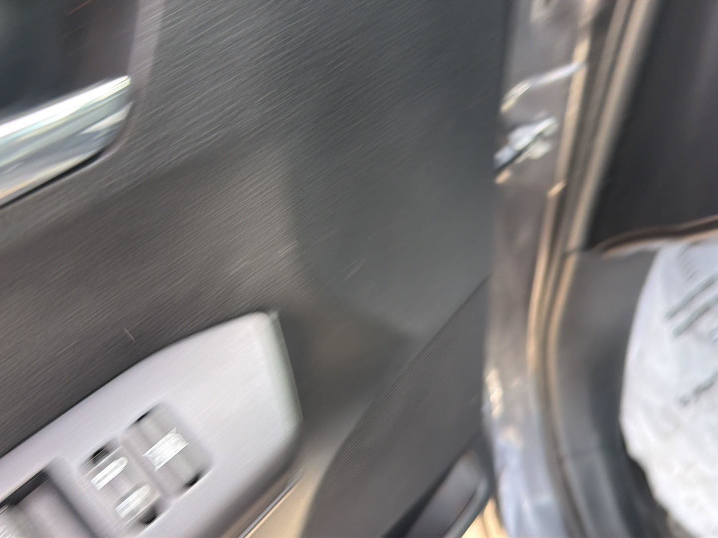Used 2018 Toyota RAV4 XLE AWD/4WD image 17