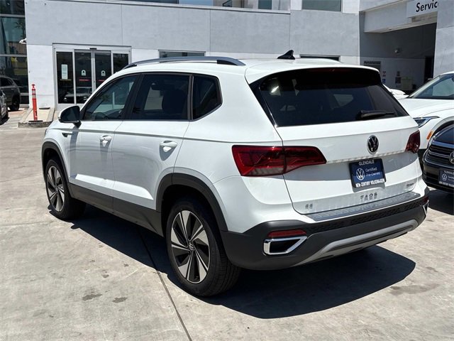Certified 2024 Volkswagen Taos SE w/ Panoramic Sunroof Package image 19