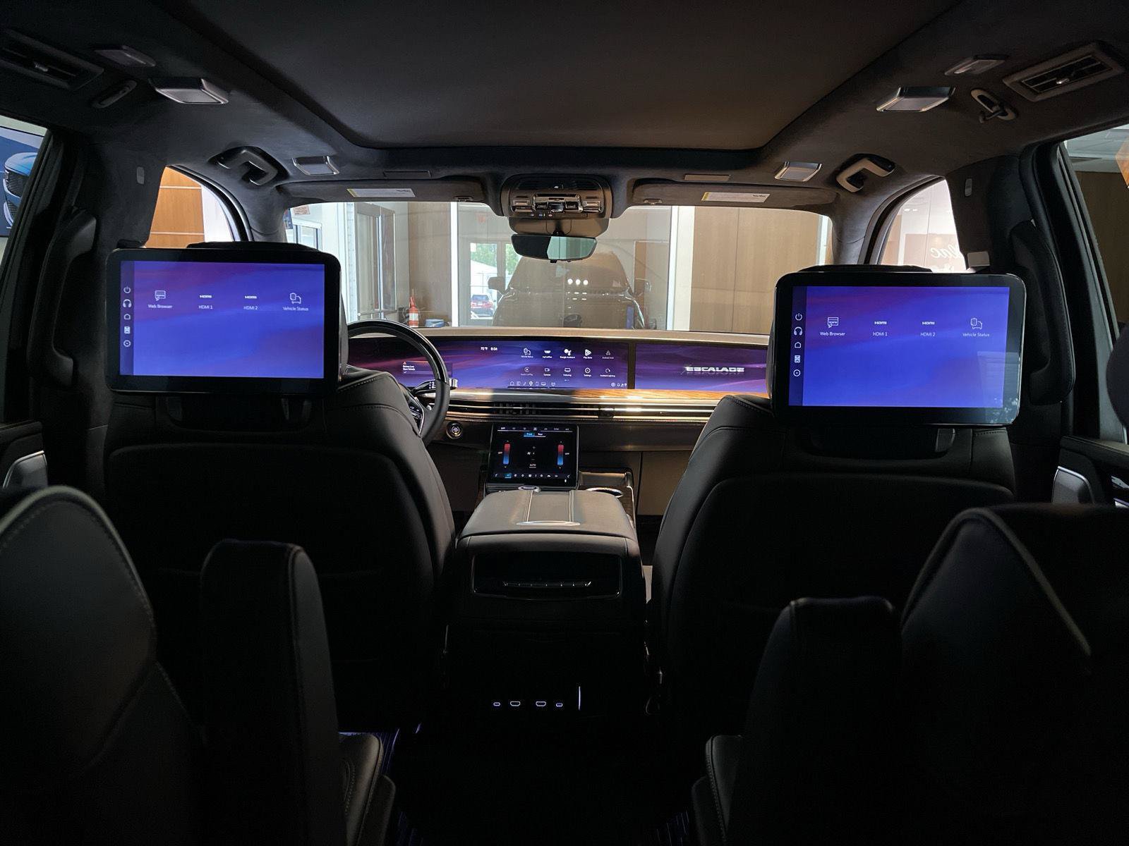 Certified 2026 Cadillac Escalade Platinum Sport w/ LPO, ONYX Package AWD/4WD image 24