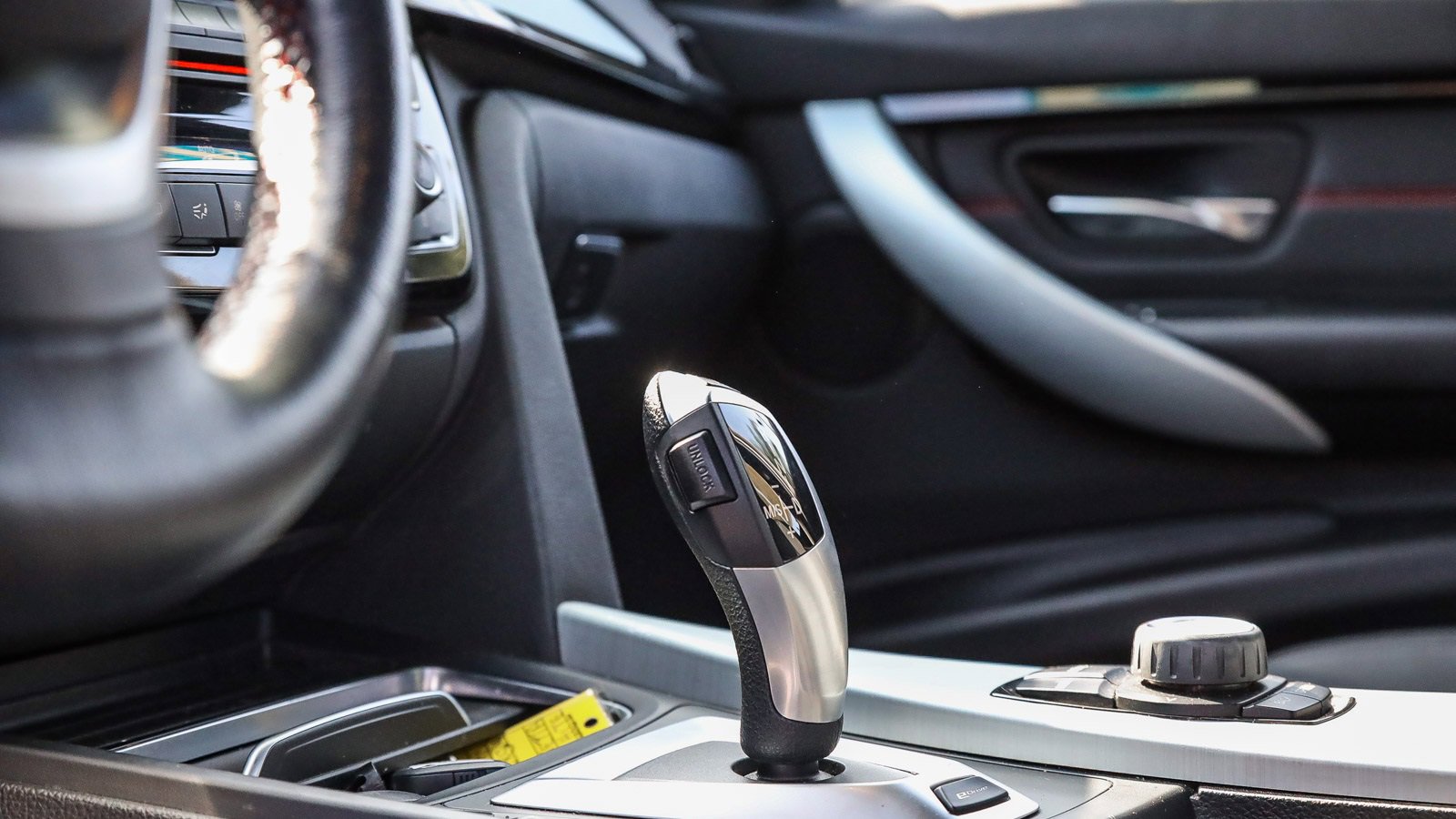 Used 2018 BMW 330e image 23