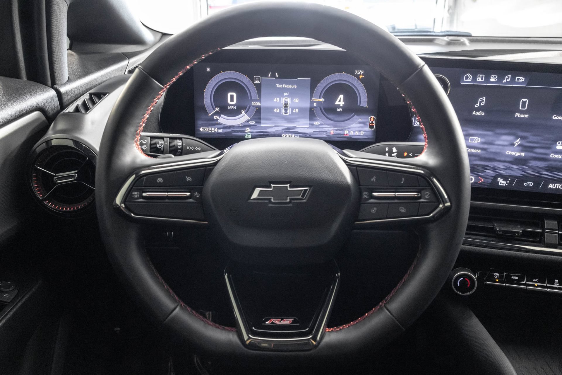 Used 2024 Chevrolet Equinox EV RS FWD image 29