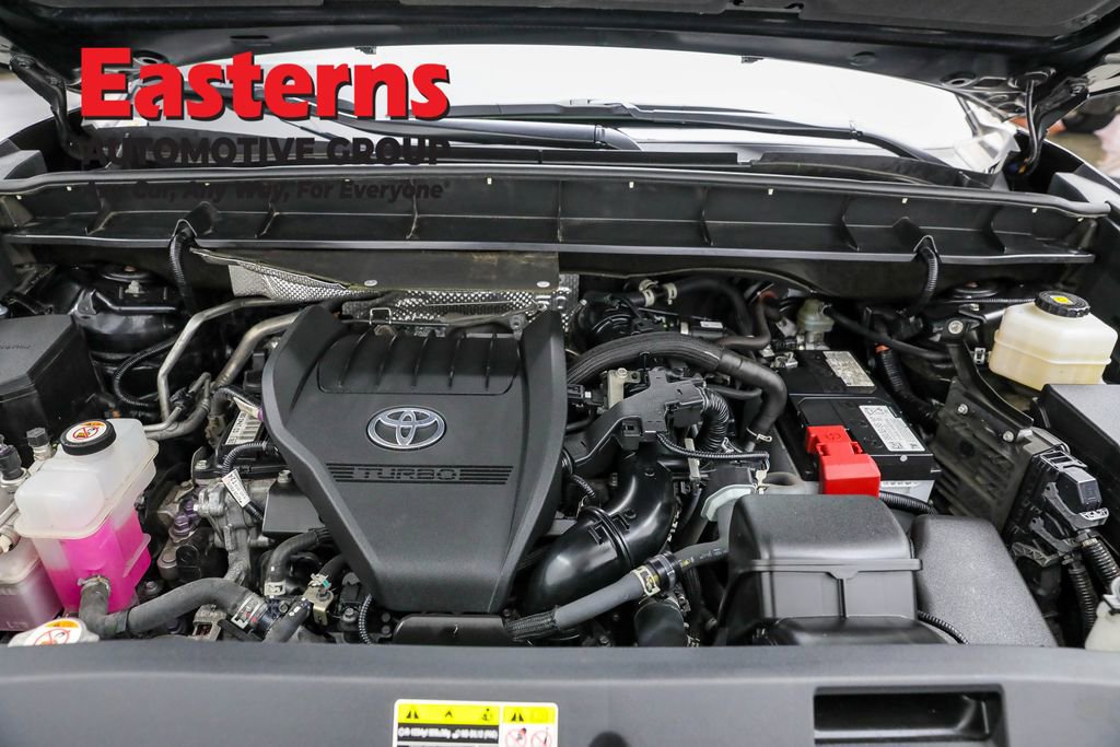 Used 2023 Toyota Highlander L image 7