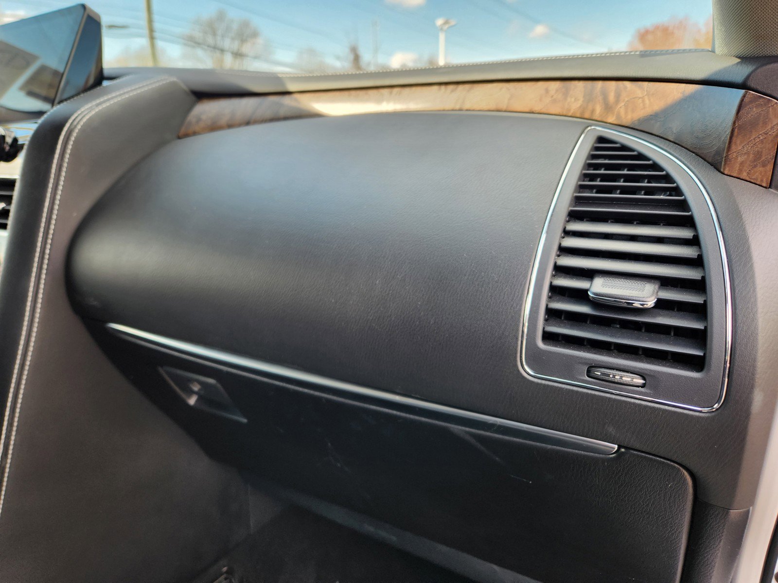 Certified 2024 INFINITI QX80 Premium Select w/ Cargo Package image 16