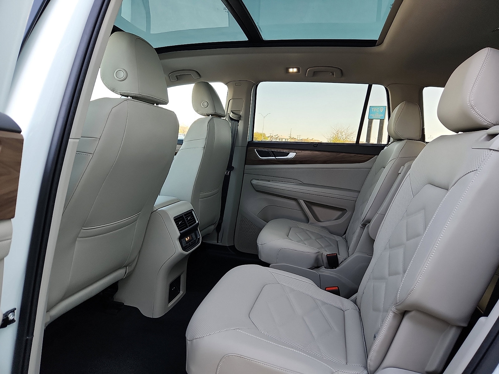 New 2026 Volkswagen Atlas SE image 12