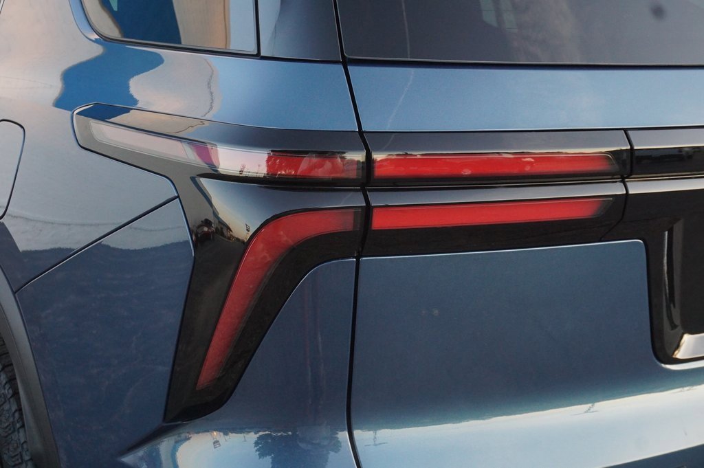 New 2026 Chevrolet Traverse Z71 image 33