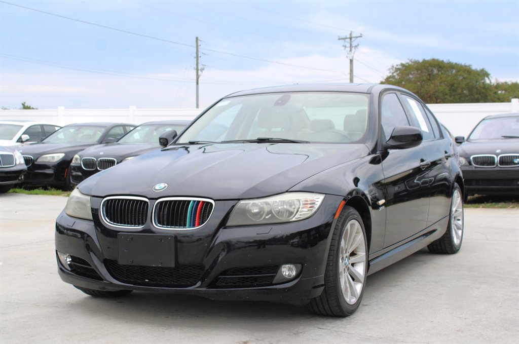 Used 2011 BMW 328i xDrive Sedan image 3