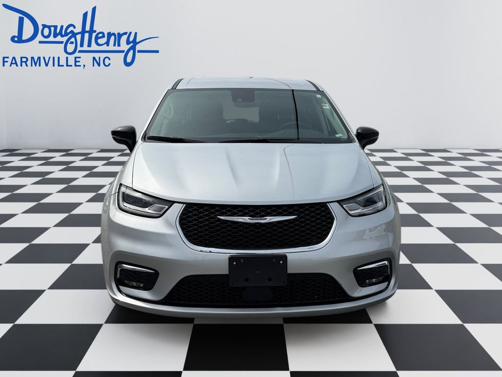 Used 2024 Chrysler Pacifica Limited FWD image 8