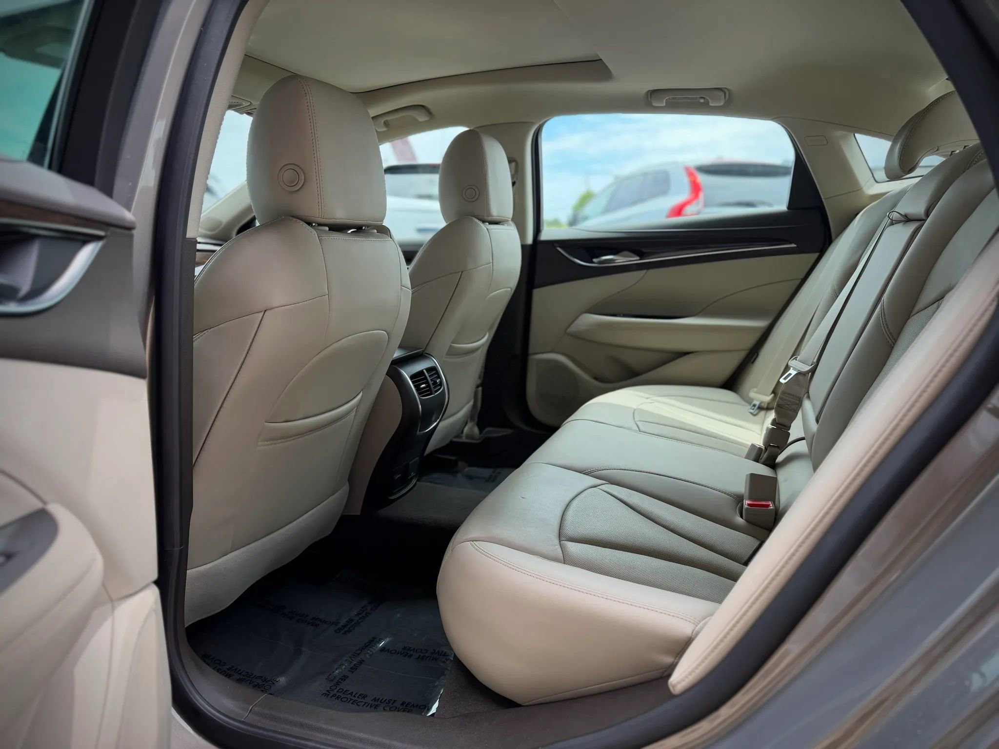 Used 2018 Buick LaCrosse Premium w/ Driver Confidence Package #2 FWD image 17