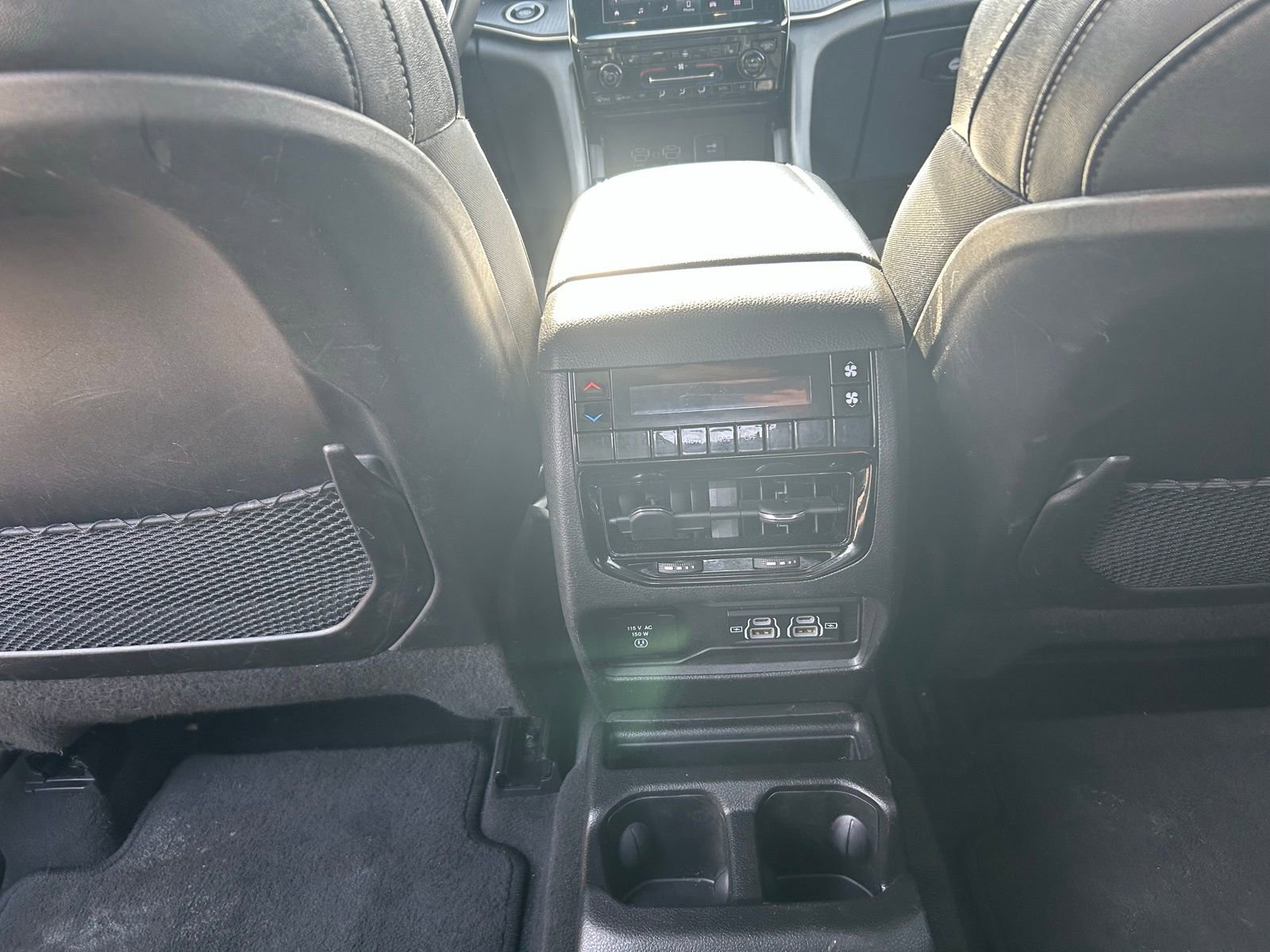 Used 2023 Jeep Grand Cherokee L Laredo image 24