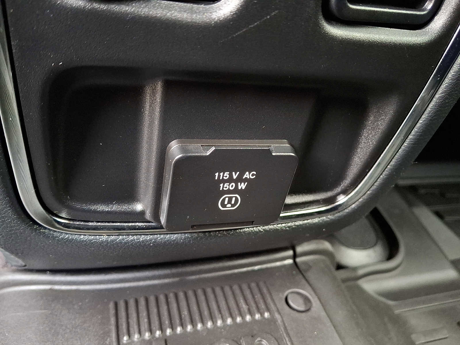 Used 2018 Jeep Grand Cherokee Altitude AWD/4WD image 11