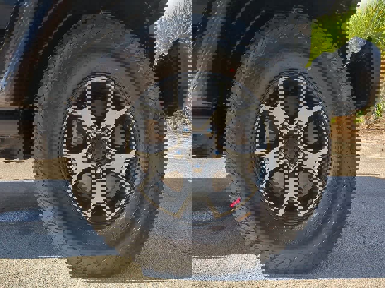 Used 2023 Jeep Wrangler Unlimited Rubicon w/ LED Lighting Group image 14