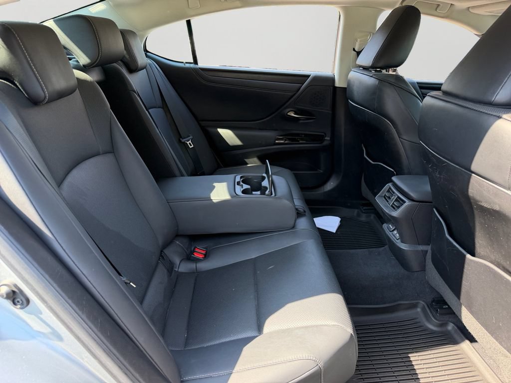Used 2022 Lexus ES 350 w/ Premium Package FWD image 9