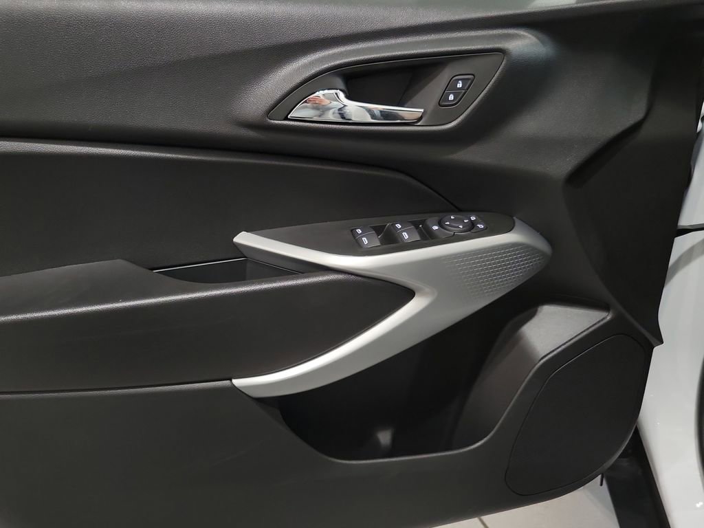 New 2026 Chevrolet Trax LS w/ LS Convenience Package image 14