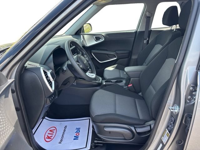 Certified 2025 Kia Soul LX w/ LX Technology Package FWD image 10