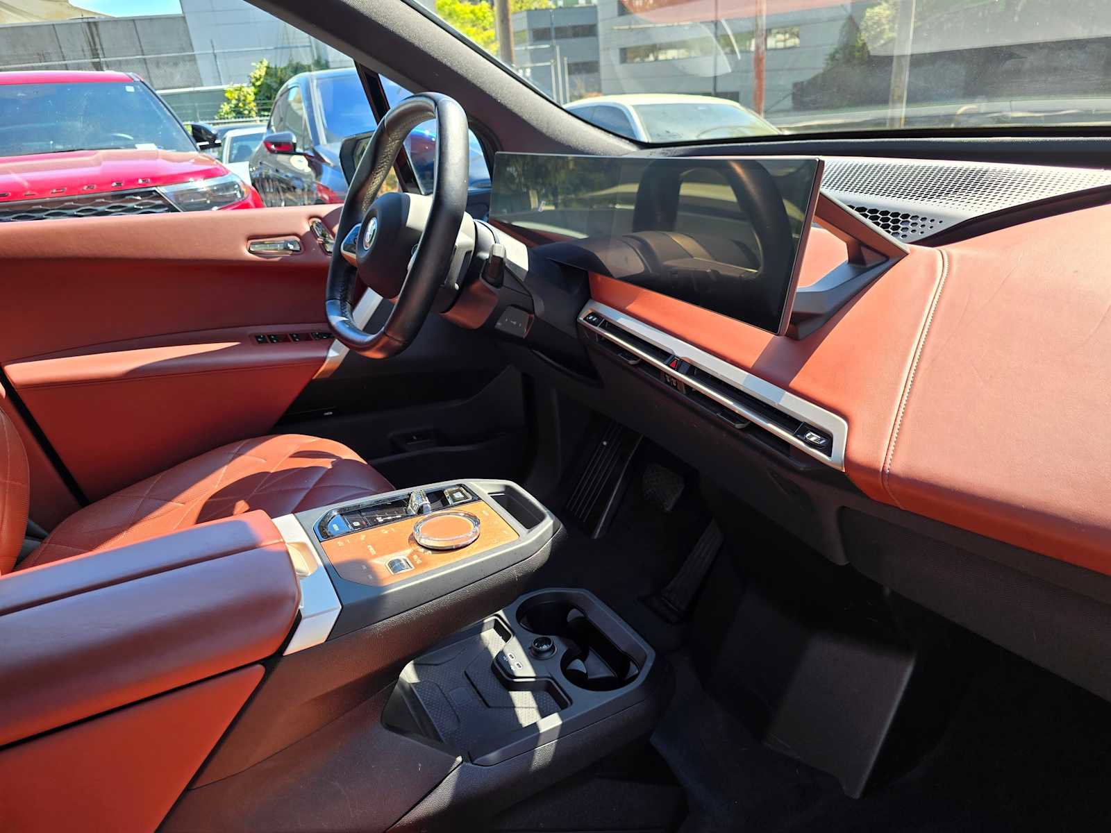 Used 2023 BMW iX xDrive50 w/ Premium Package image 11