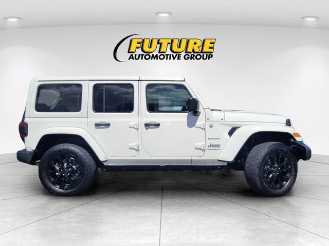 Used 2024 Jeep Wrangler Unlimited Sahara AWD/4WD image 3