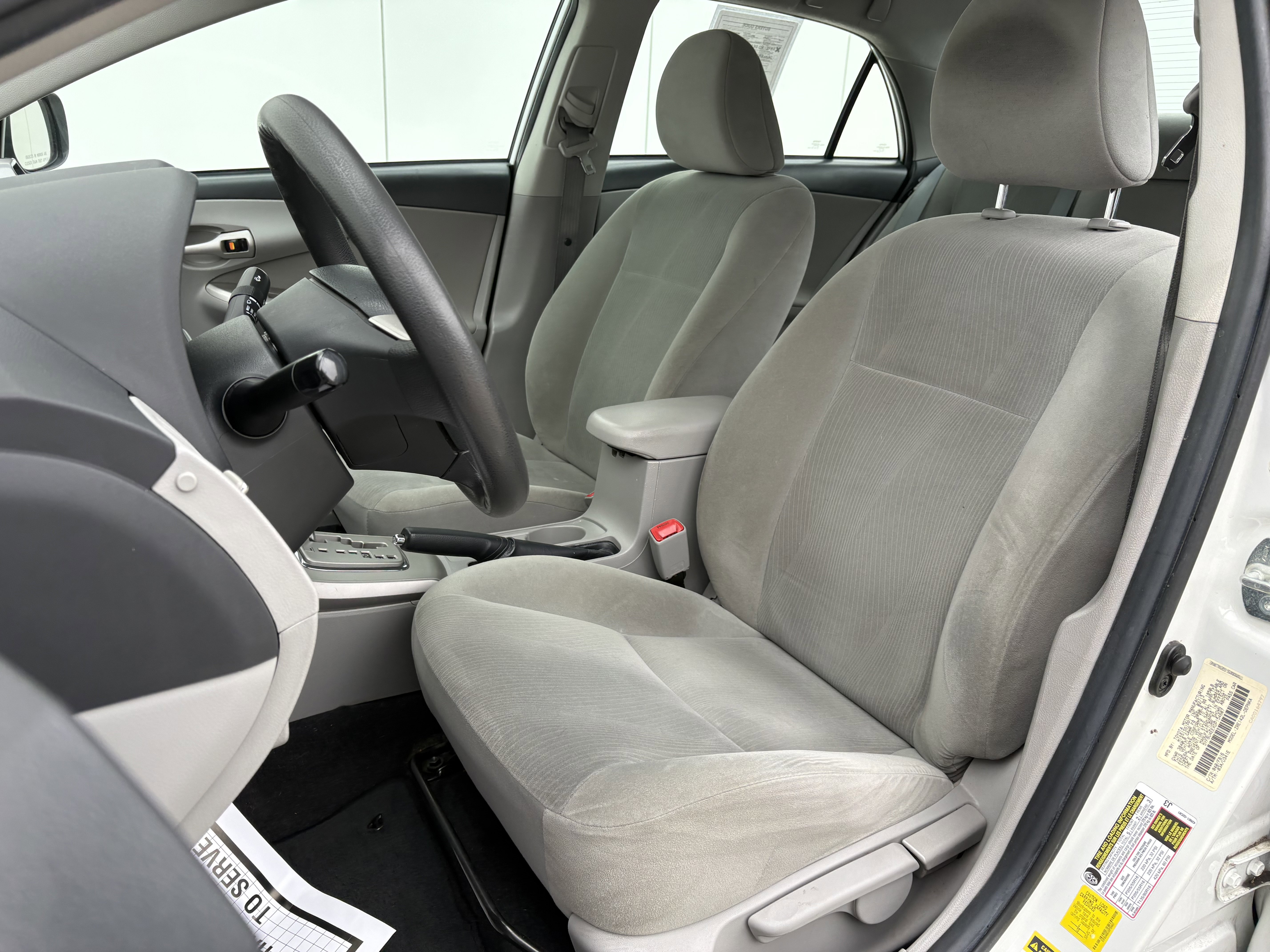 Used 2013 Toyota Corolla LE image 9