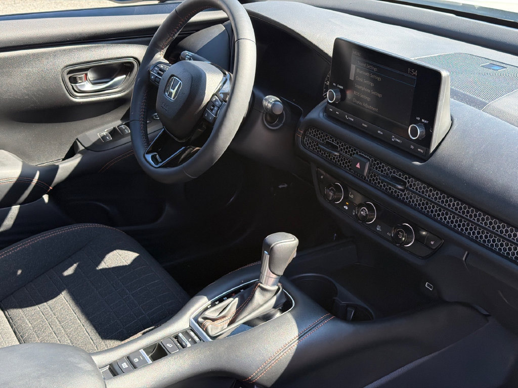 Used 2024 Honda HR-V Sport image 9