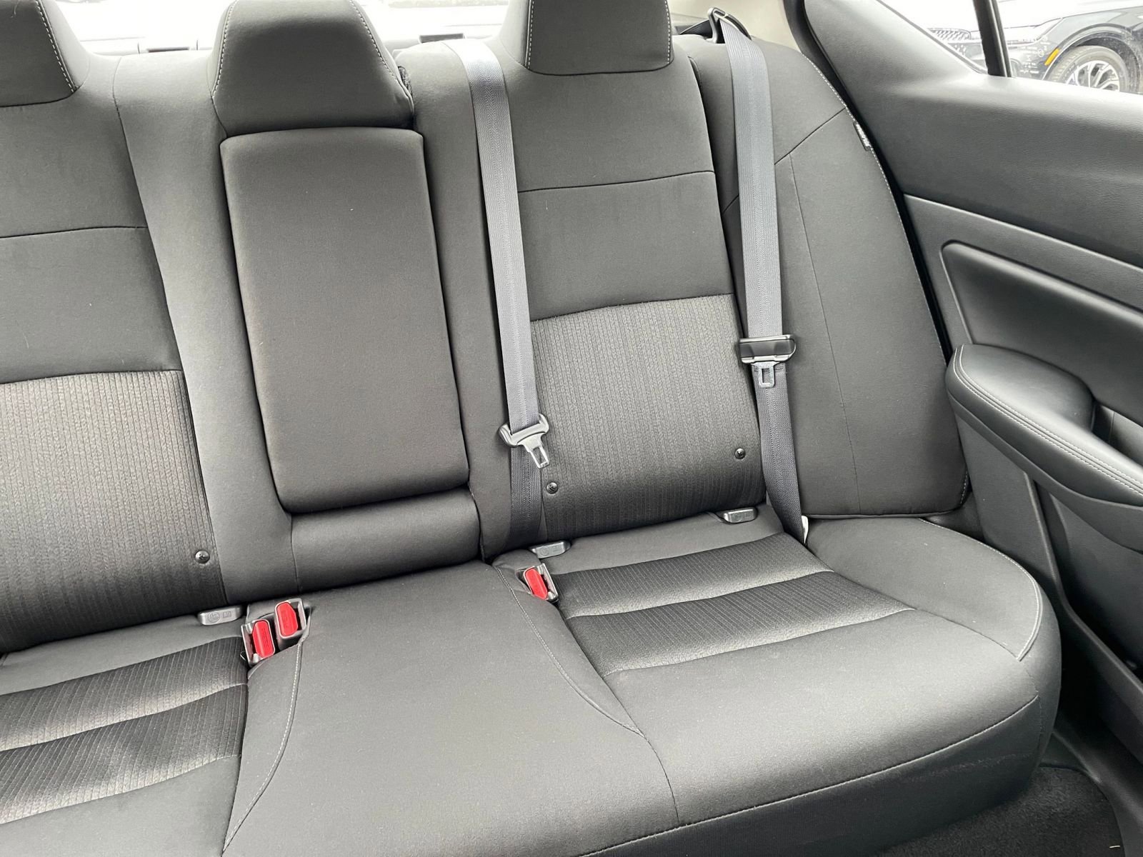 Used 2025 Nissan Altima 2.5 SV image 36