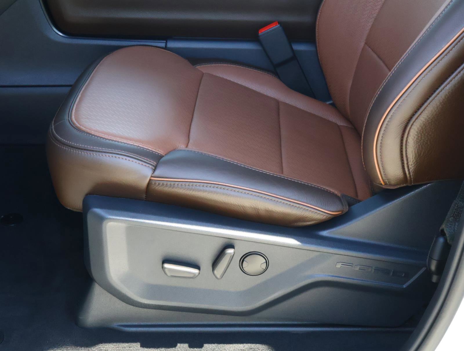 Used 2025 Ford Expedition King Ranch AWD/4WD image 17