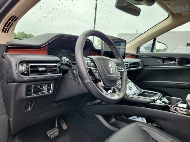 Certified 2023 Lincoln Nautilus Reserve AWD/4WD image 6