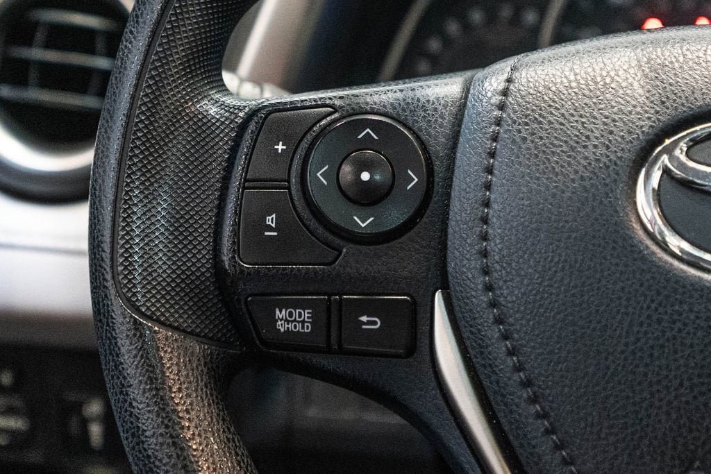 Used 2014 Toyota RAV4 XLE FWD image 18