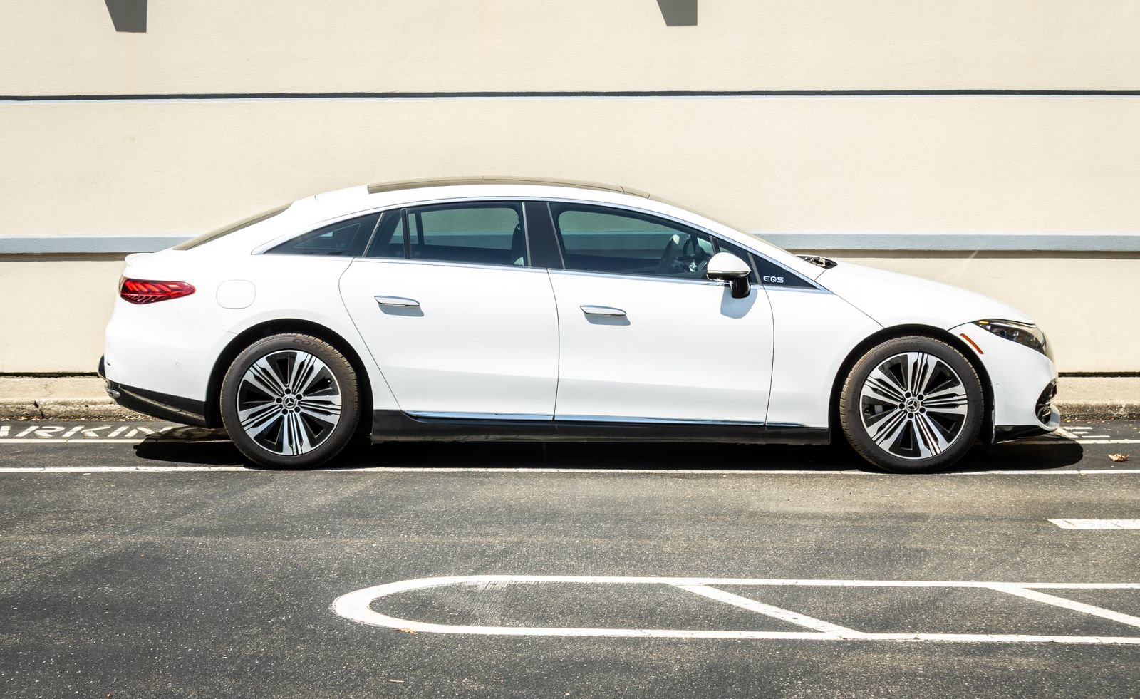 Used 2022 Mercedes-Benz EQS 450+ Sedan image 9