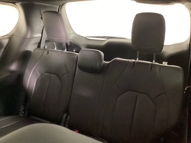 Used 2019 Chrysler Pacifica Touring-L FWD image 29
