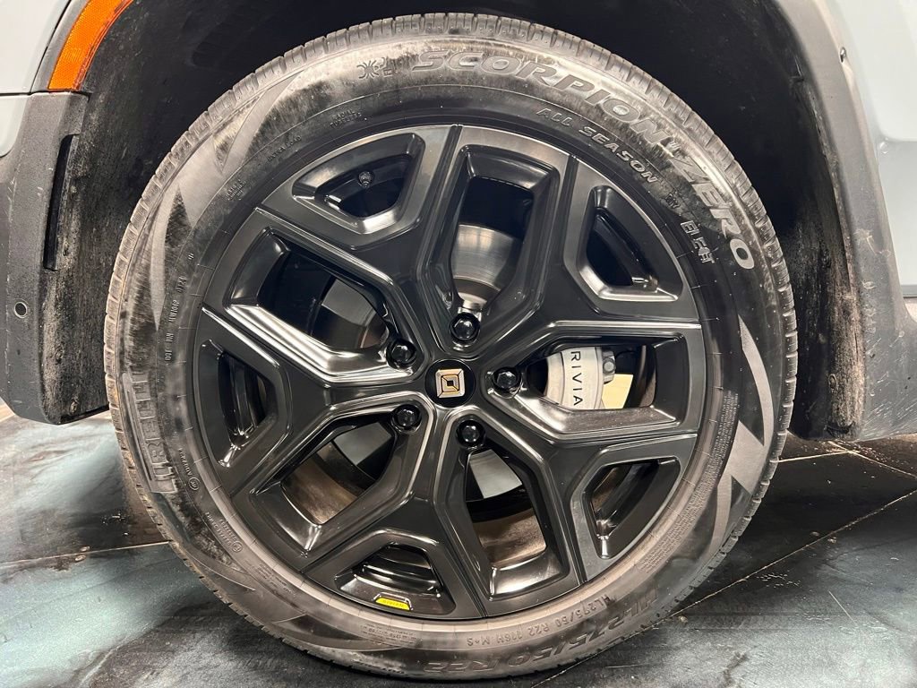 Used 2024 Rivian R1S Adventure image 26