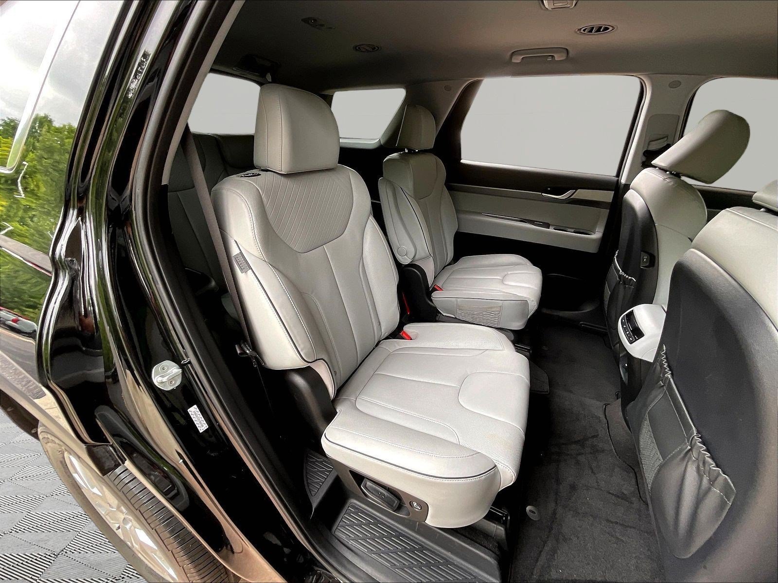 Used 2023 Hyundai Palisade SEL FWD image 25