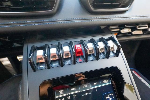 Used 2020 Lamborghini Huracan EVO image 76