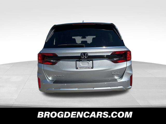 New 2026 Honda Odyssey Touring image 4