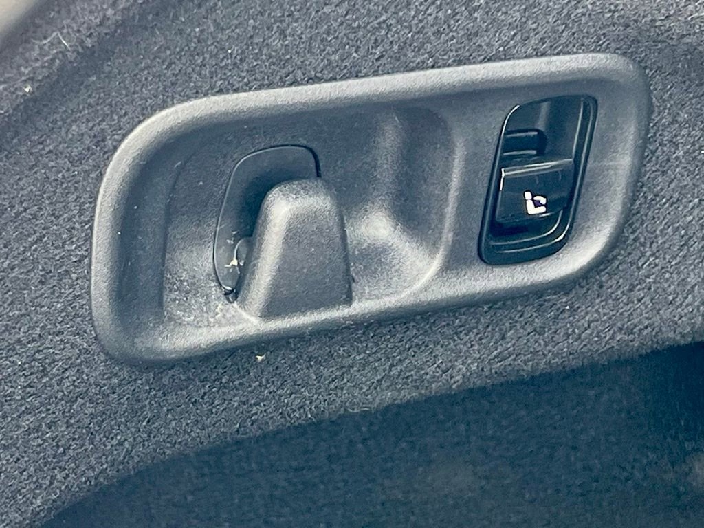 Certified 2023 Mercedes-Benz C 300 4MATIC Sedan image 41