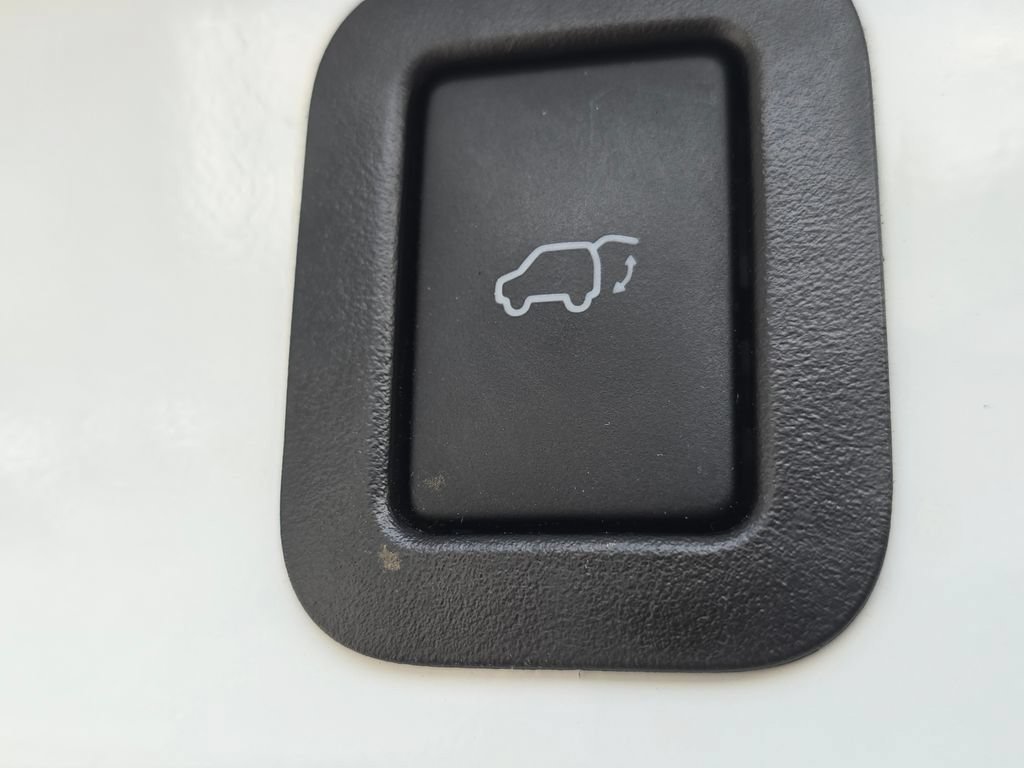 Used 2019 Toyota Highlander XLE AWD/4WD image 27