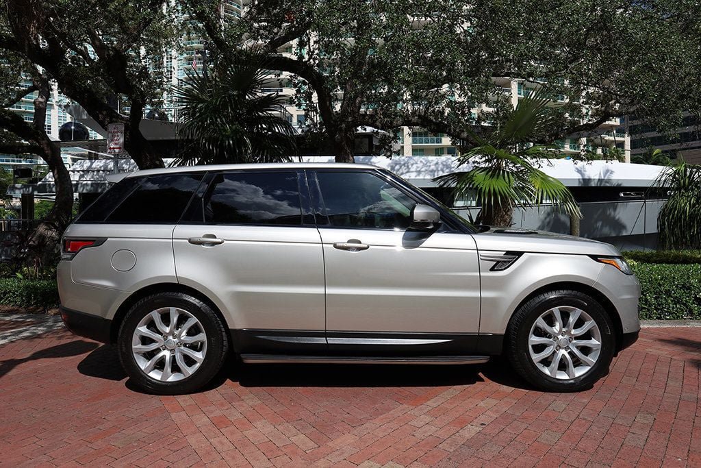 Used 2017 Land Rover Range Rover Sport HSE AWD/4WD image 3