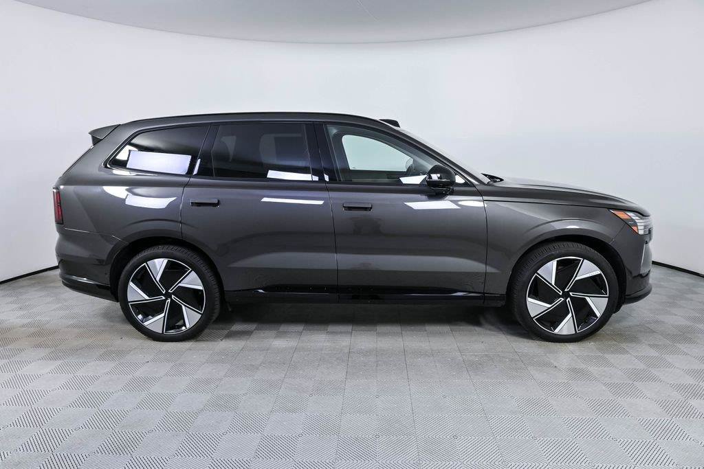 Certified 2025 Volvo EX90 Plus AWD/4WD image 28