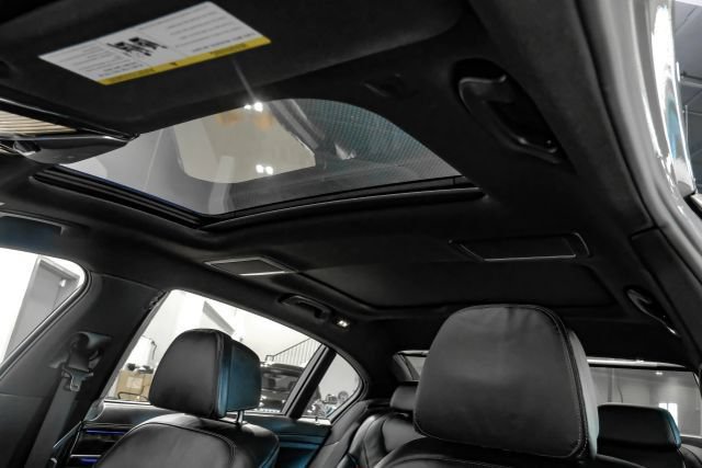 Used 2020 BMW 750i xDrive w/ Executive Package AWD/4WD image 5