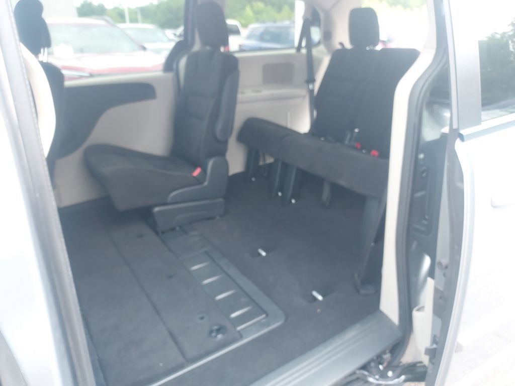 Used 2015 Dodge Grand Caravan SXT FWD image 29