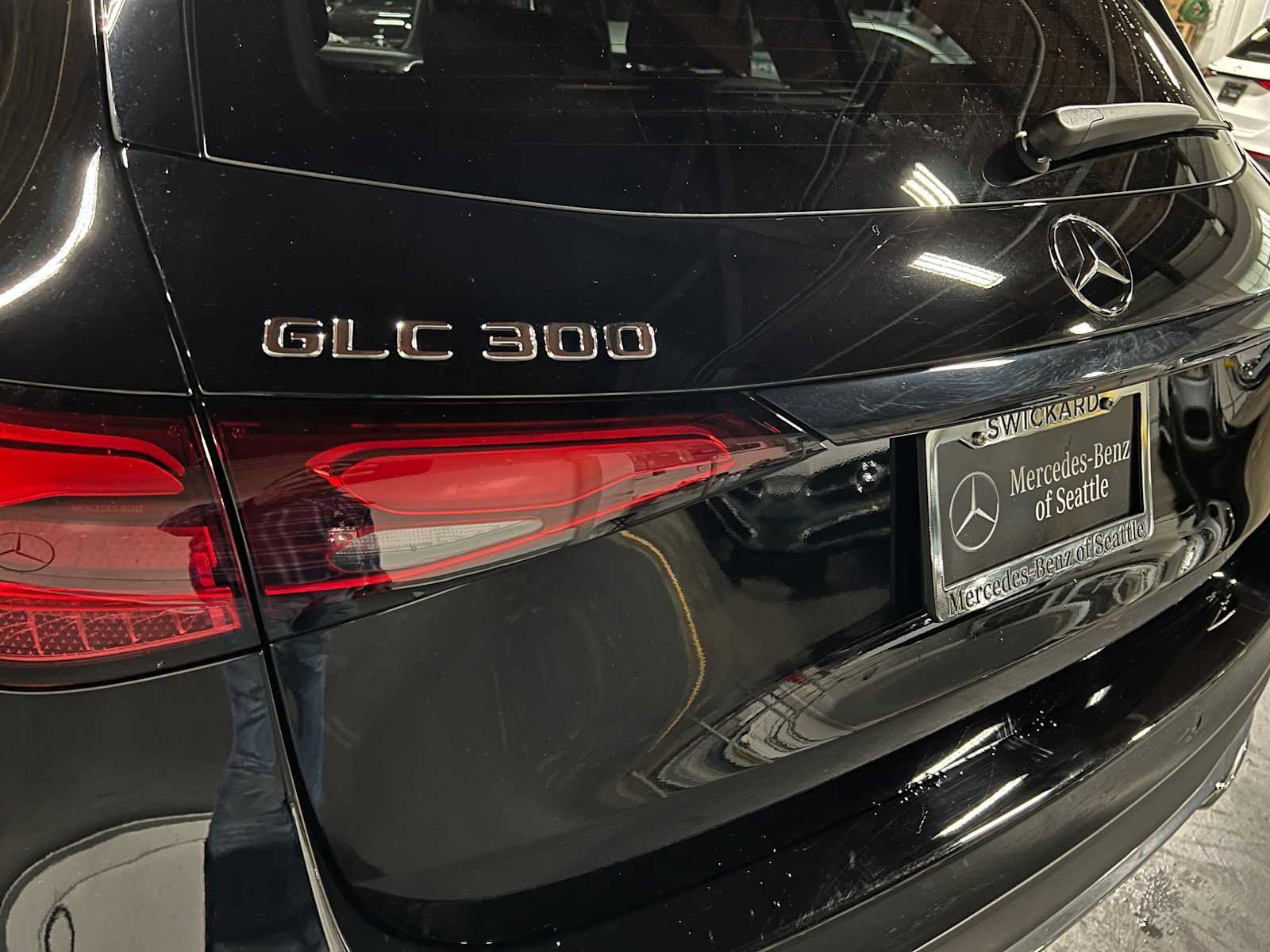 Used 2025 Mercedes-Benz GLC 300 image 14