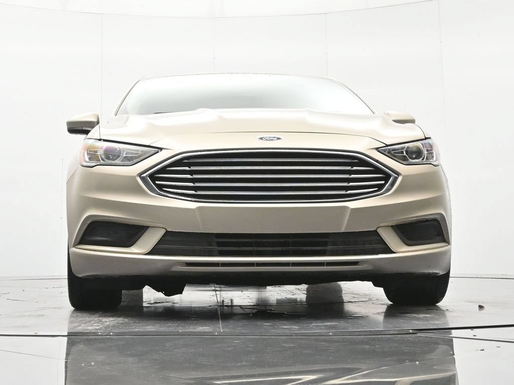 Used 2018 Ford Fusion SE w/ Fusion SE Technology Package FWD image 38
