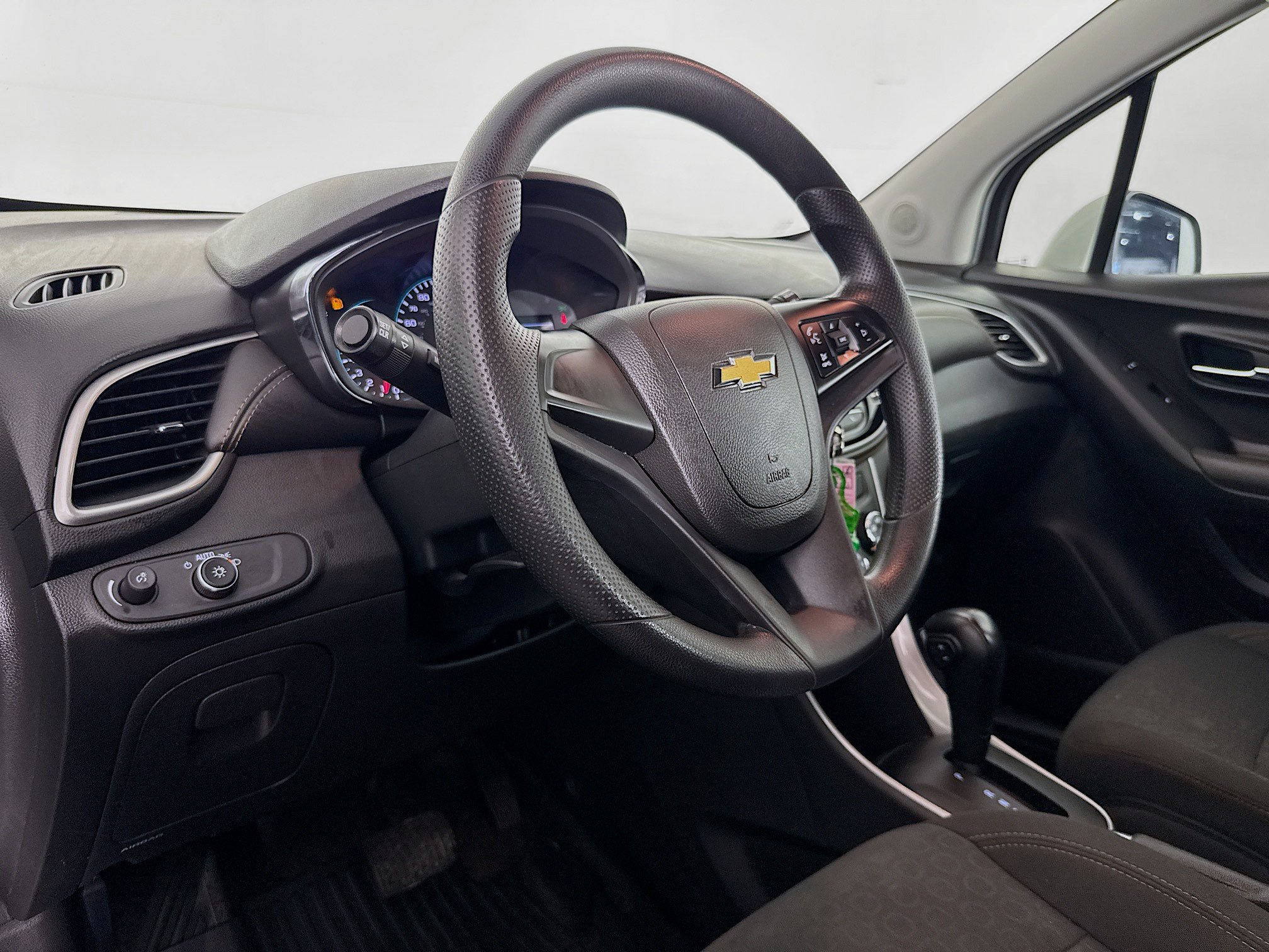 Used 2020 Chevrolet Trax LS FWD image 20