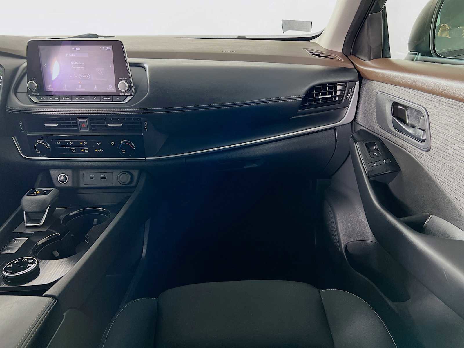 Used 2023 Nissan Rogue S image 22