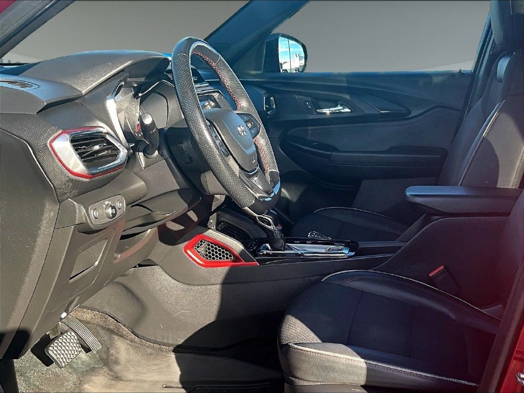 Used 2023 Chevrolet TrailBlazer RS w/ Sun and Liftgate Package AWD/4WD image 8