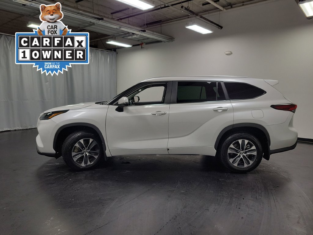 Used 2025 Toyota Highlander XLE AWD/4WD image 5