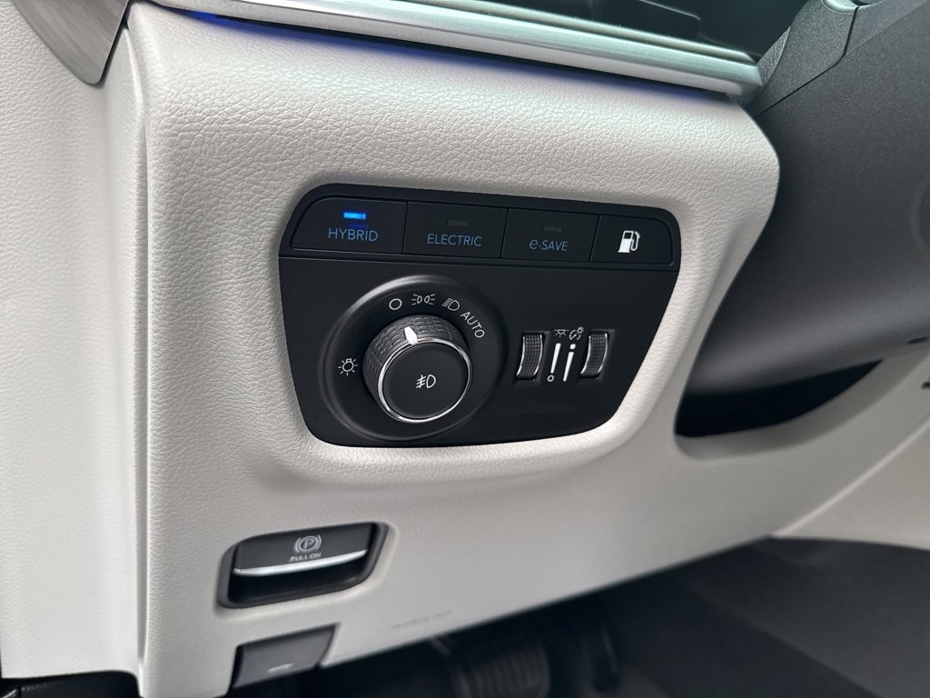 Used 2022 Jeep Grand Cherokee Overland w/ Luxury Tech Group IV image 18